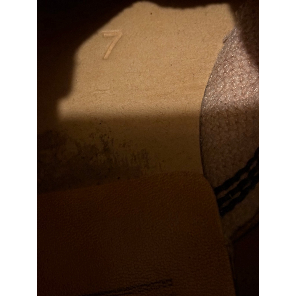 Dr. Martens Vintage 1460 MIE in yellow, size 9 - Picture 7 of 7